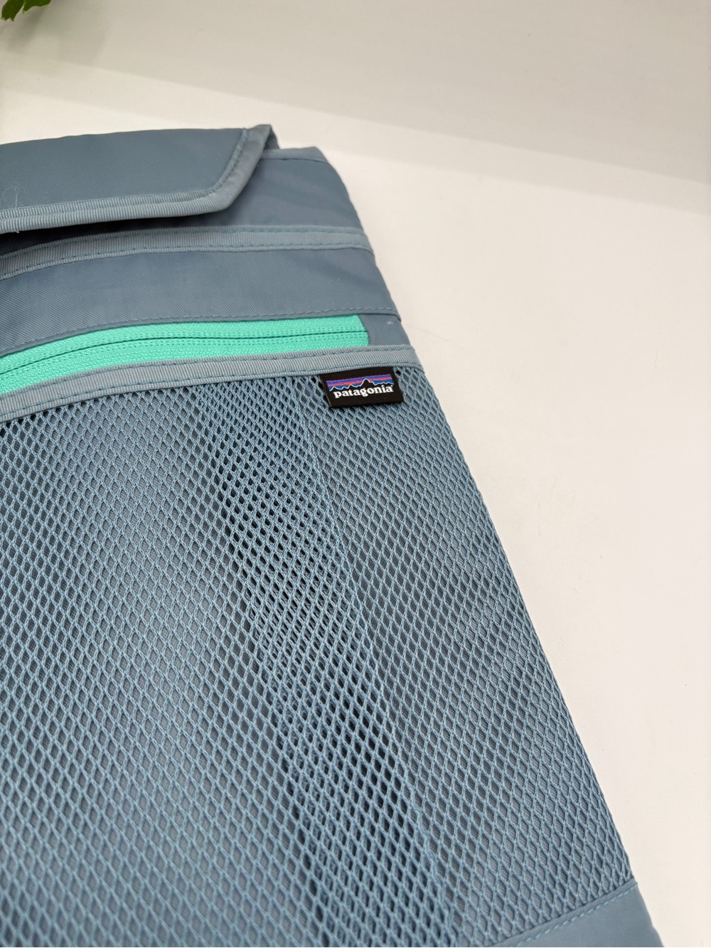 Patagonia Slate Blue Laptop Sleeve with Mint Accent Zipper - Picture 2 of 4